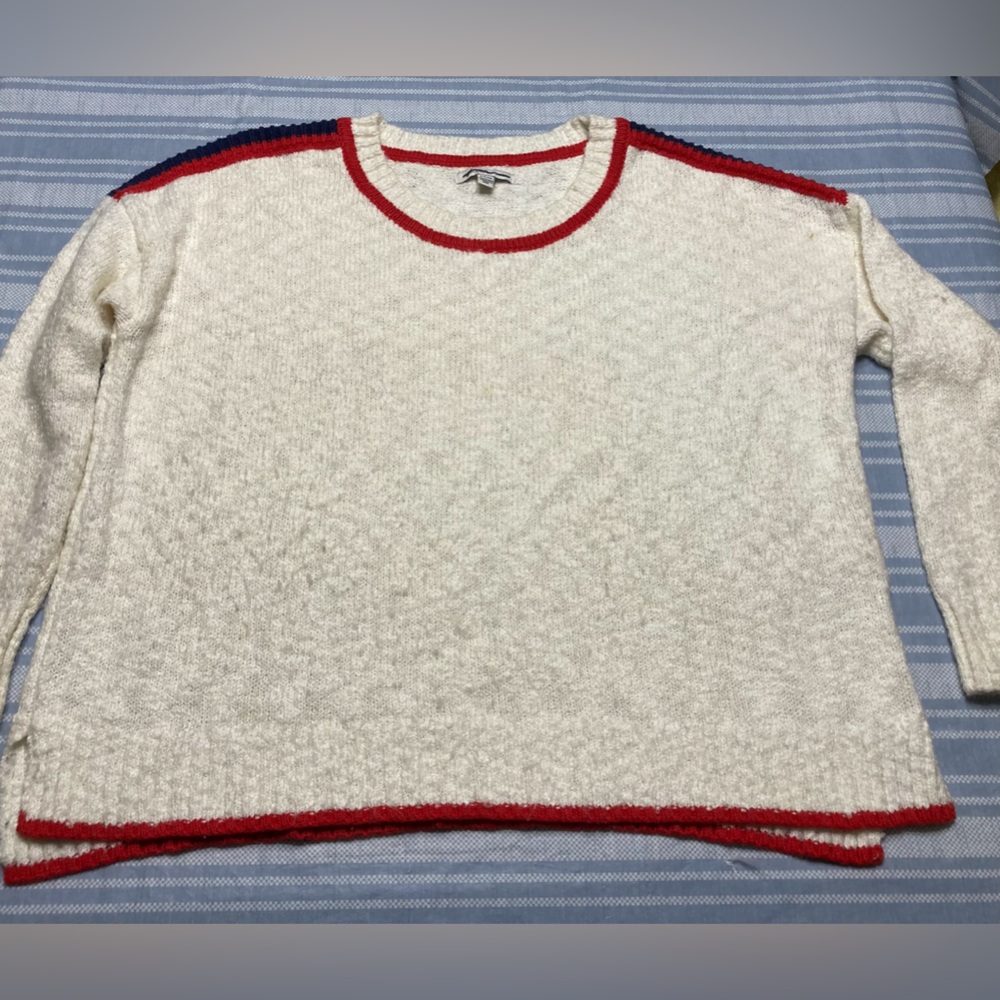💛TODAY***$13***American Eagle Outf cream textured sweater w/red & navy trim